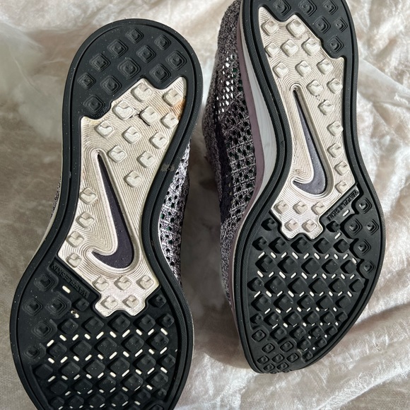 Macaron Pack: Nike Flyknit Racer - Lavender - Picture 4 of 5